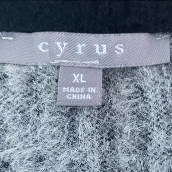 Cyrus | Geometric Patchwork Pullover Fuzzy Sweater. Size XL. Soft. Cozy. Lounge - Picture 6 of 8